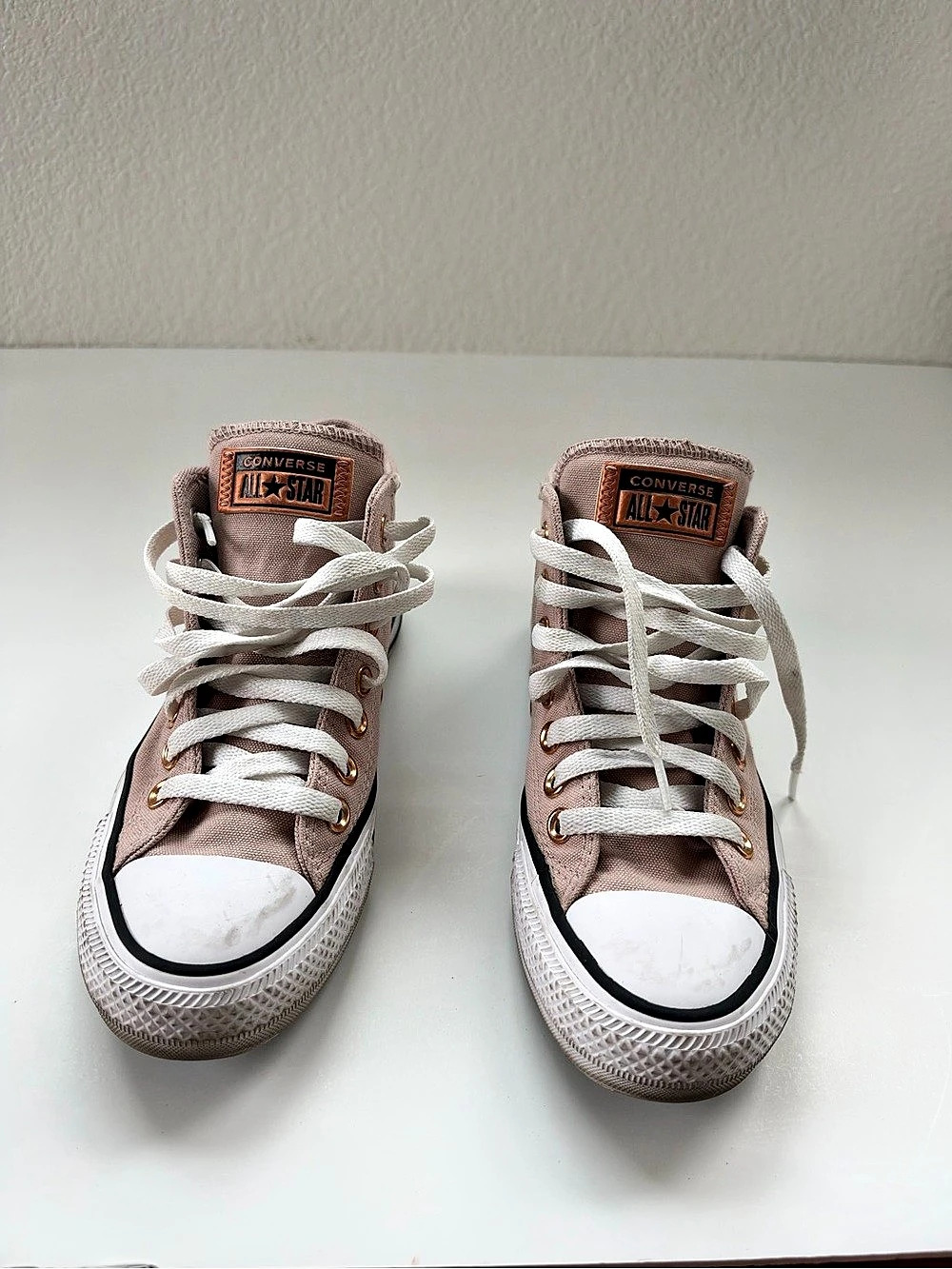 Converse Chuck Taylor All Star High Top Sneakers in Pink & White US 6